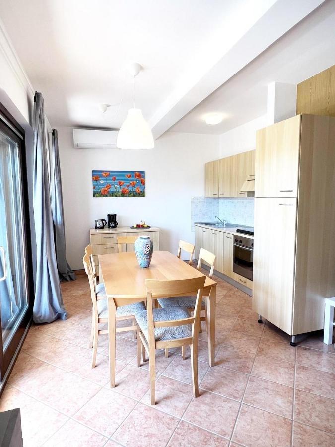 Villa Ortensie Apartments Funtana Esterno foto